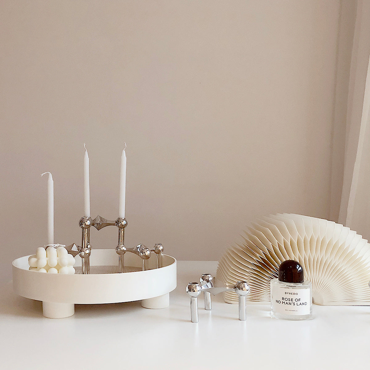 Resin And MDF Tall Fruit Storage Tray For Kitchen Use