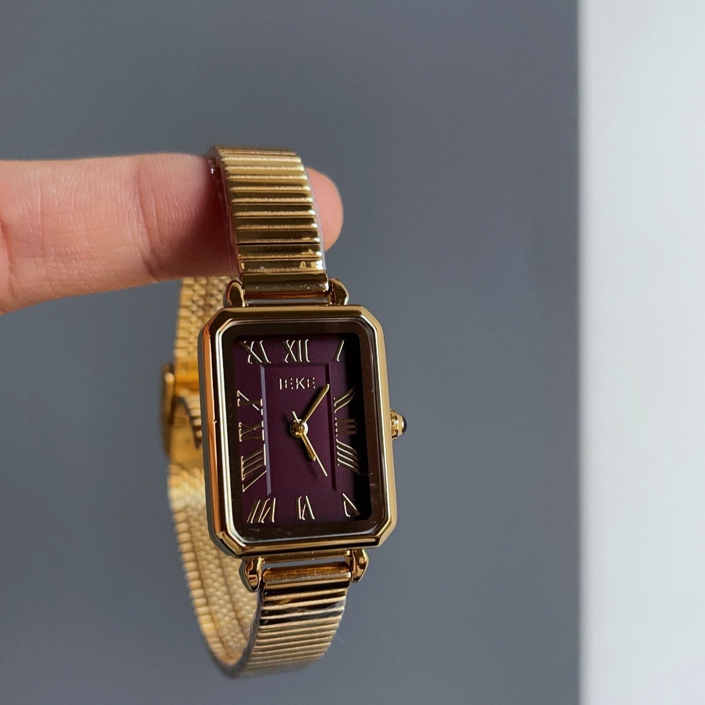 Retro Chain Watch Women Stainless Steel Red Series Edition