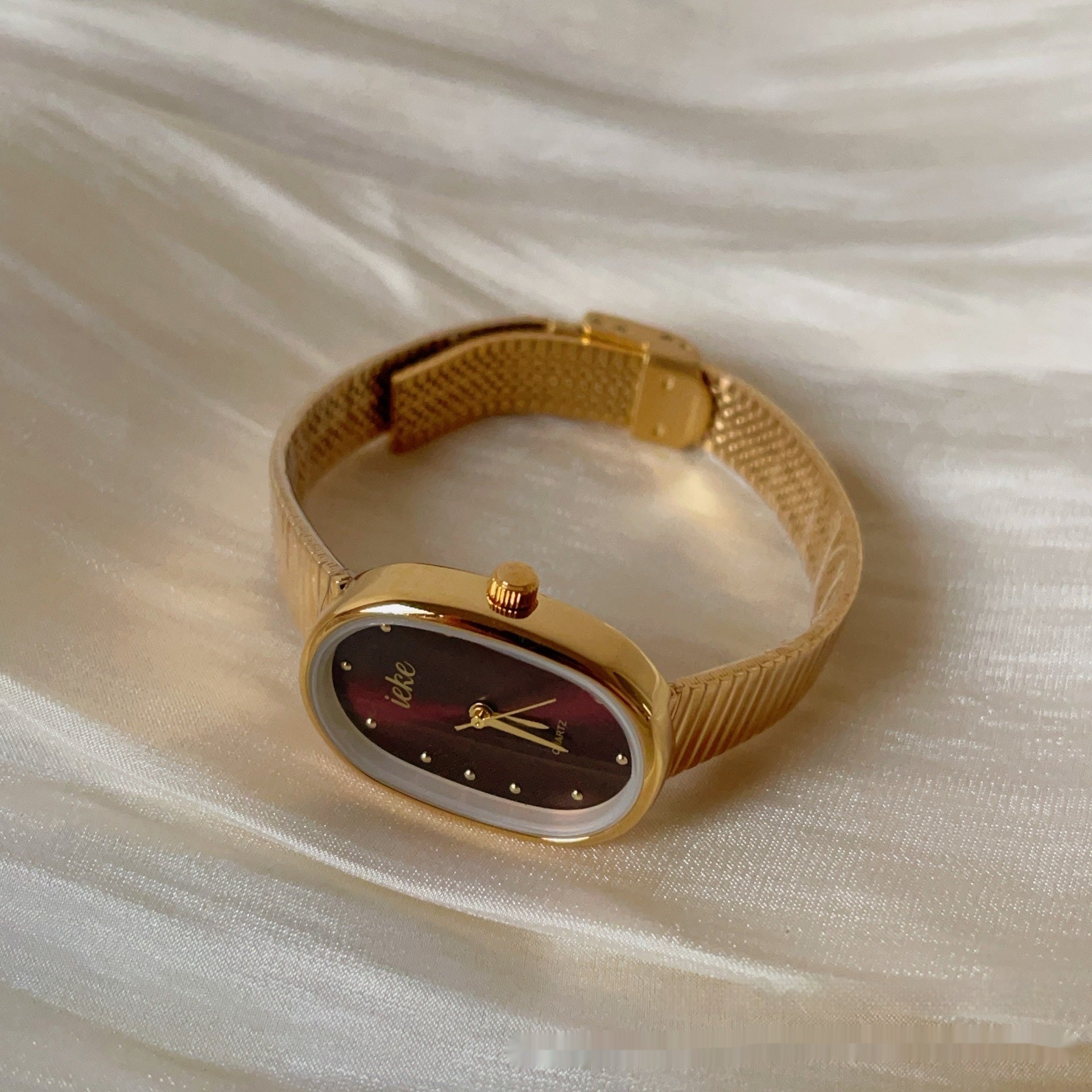 Retro Chain Watch Women Stainless Steel Red Series Edition