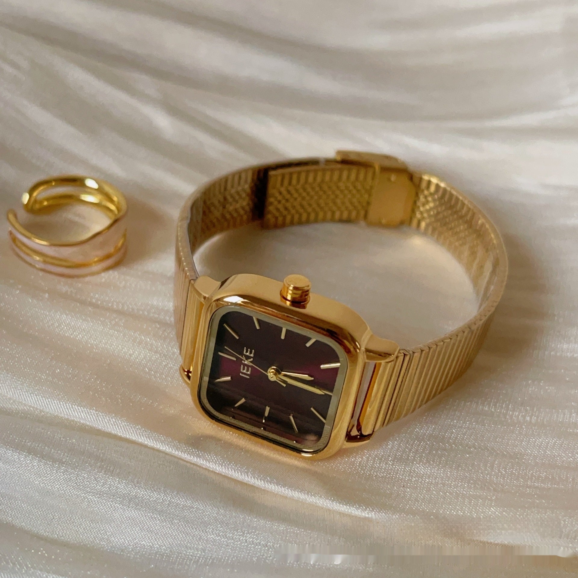 Retro Chain Watch Women Stainless Steel Red Series Edition