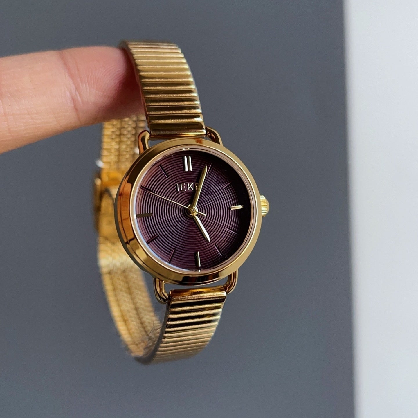Retro Chain Watch Women Stainless Steel Red Series Edition