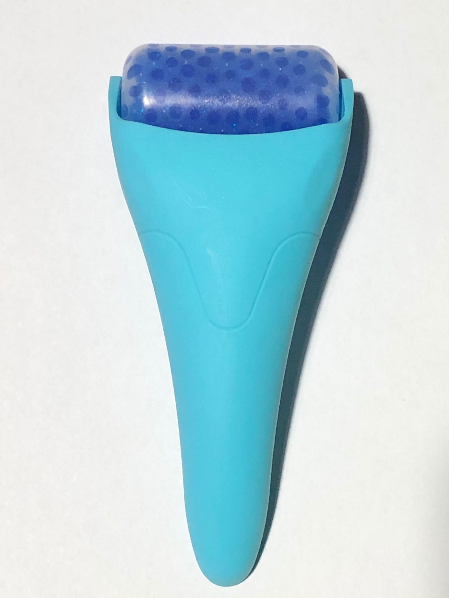 Ice Roller Face Massager – Skin Cooling & Puffiness Relief Beauty Tool