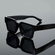 Unisex Versatile Sunglasses – Minimalist UV Protection Eyewear