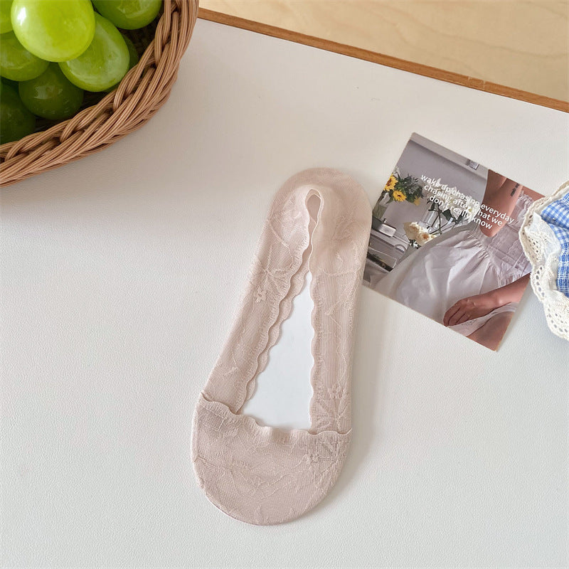 Women’s Low-Cut Lace Liner Socks with Maple Leaf Design