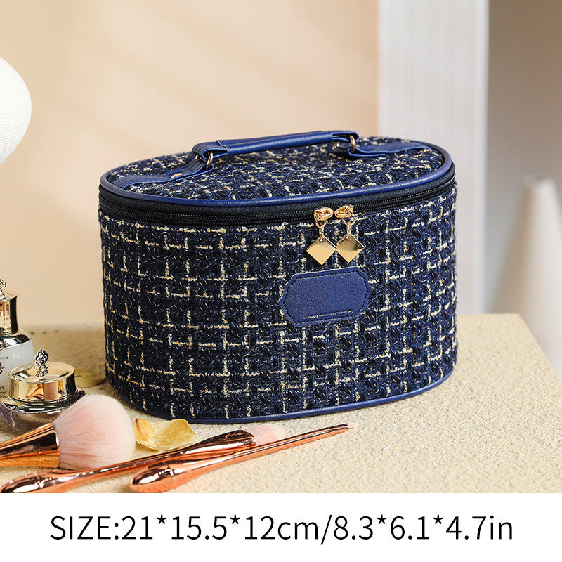 Portable Large-Capacity Makeup Bag – Simple Fashion Travel Cosmetic Storage