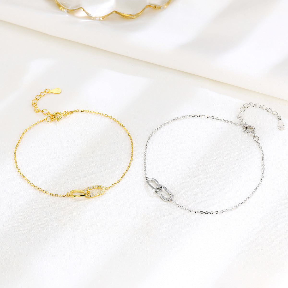 Women's Sterling Silver Mobius Strip Bracelet – Regular Fit Elegance