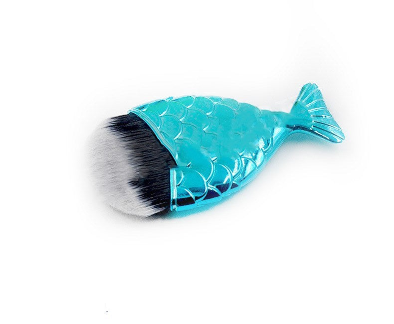 Beauty Fishtail Makeup Brush – Foundation & Blending Tool