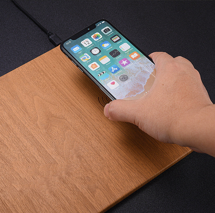 Wooden Wireless Charger – 15W Qi Fast Charging Pad, USB-C, Case-Friendly (Walnut/Bamboo)