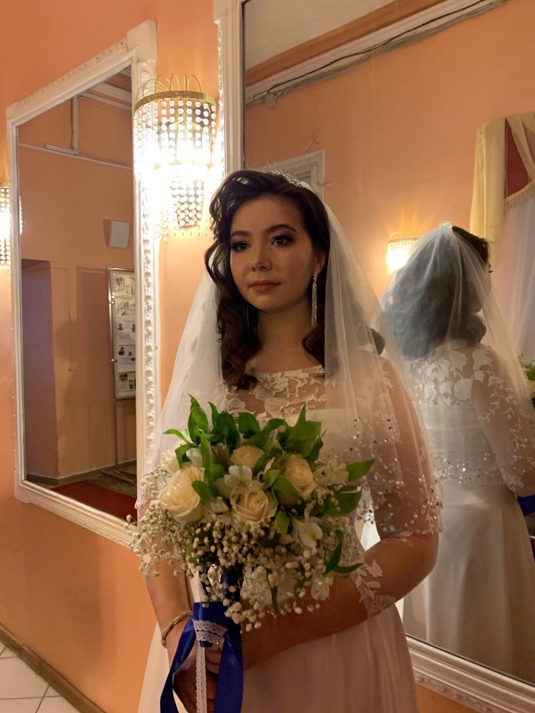 Elegant Off-White Beaded Sequin Mesh Wedding Dress