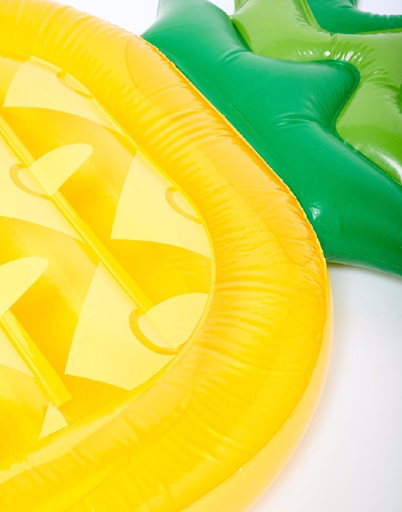 Inflatable Pineapple Floats for Summer Swimming