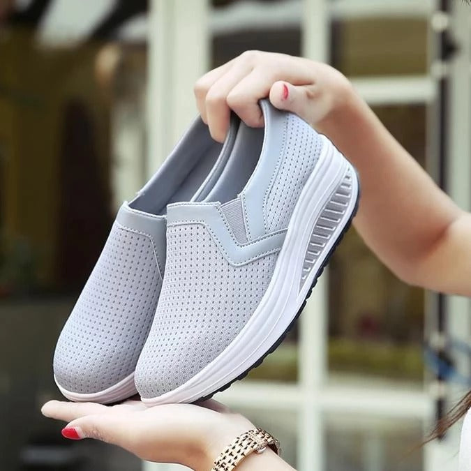 Sports Shoes