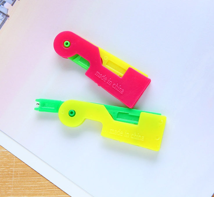 Newest Elderly Use Automatic Needle Threader – Sewing and Embroidery Tool