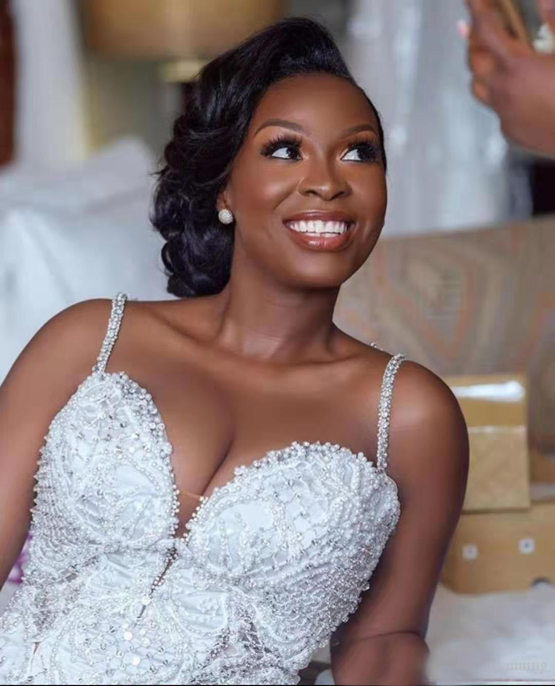 Elegant African Mermaid Cutout Lace Wedding Dress with Sweetheart Neckline