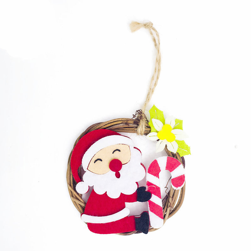 Christmas Wicker Rattan Ring Ornament with Cartoon Felt Santa Pendant