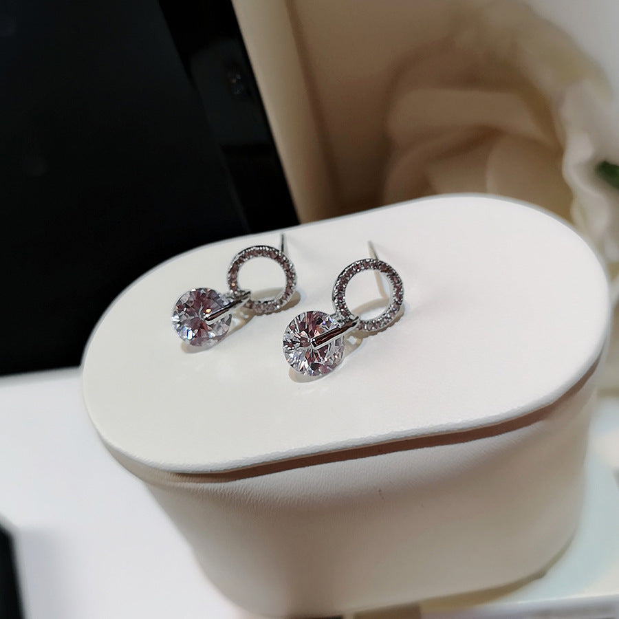 Exquisite small studs