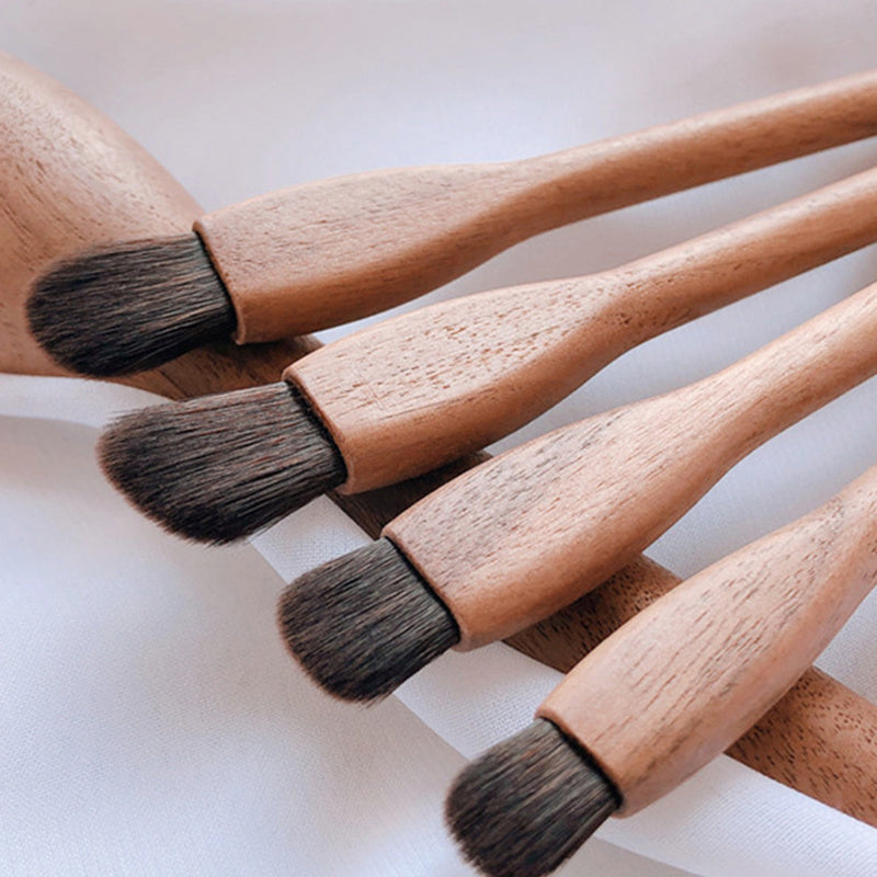 Walnut Handle Makeup Brush with Man-Made Fiber Bristles