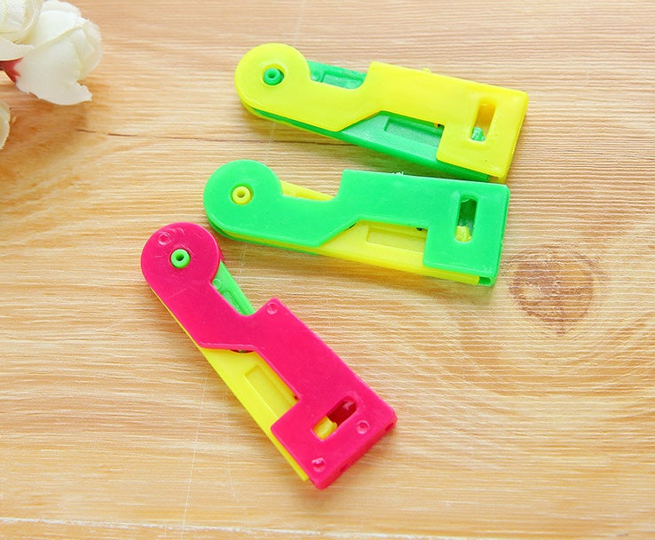 Newest Elderly Use Automatic Needle Threader – Sewing and Embroidery Tool
