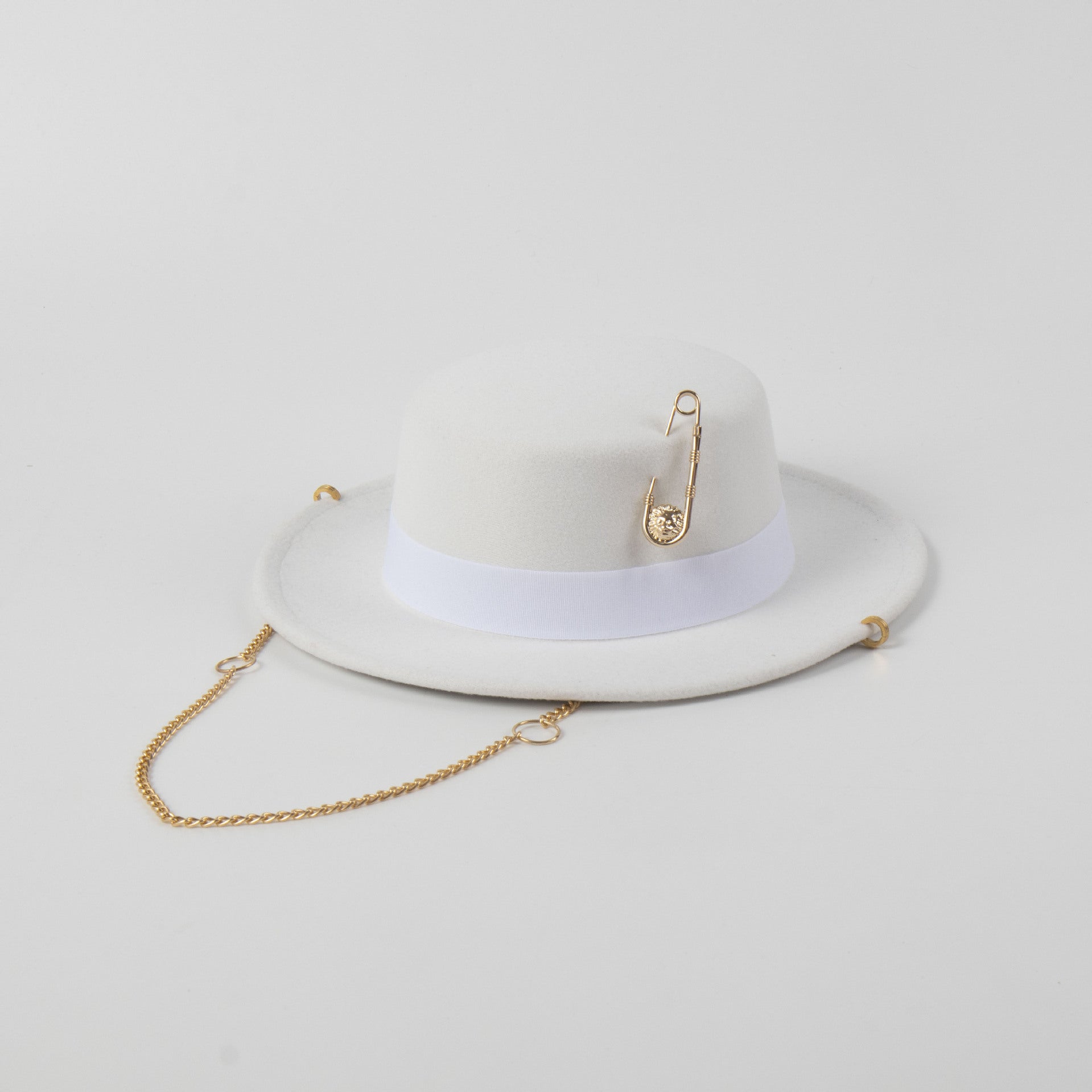 Handmade Woolen Flat Top Women’s Felt Cap with Pin Chain Decoration