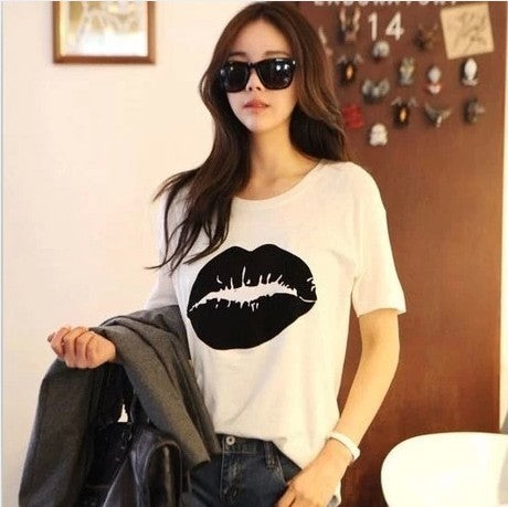 Women's Graphic T-Shirt with Bold Lips Print – Statement Casual Tee