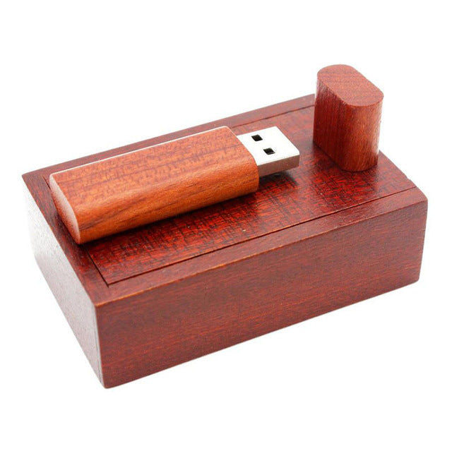 32GB Wooden USB Flash Drive – Custom Engraving Included, USB 3.0