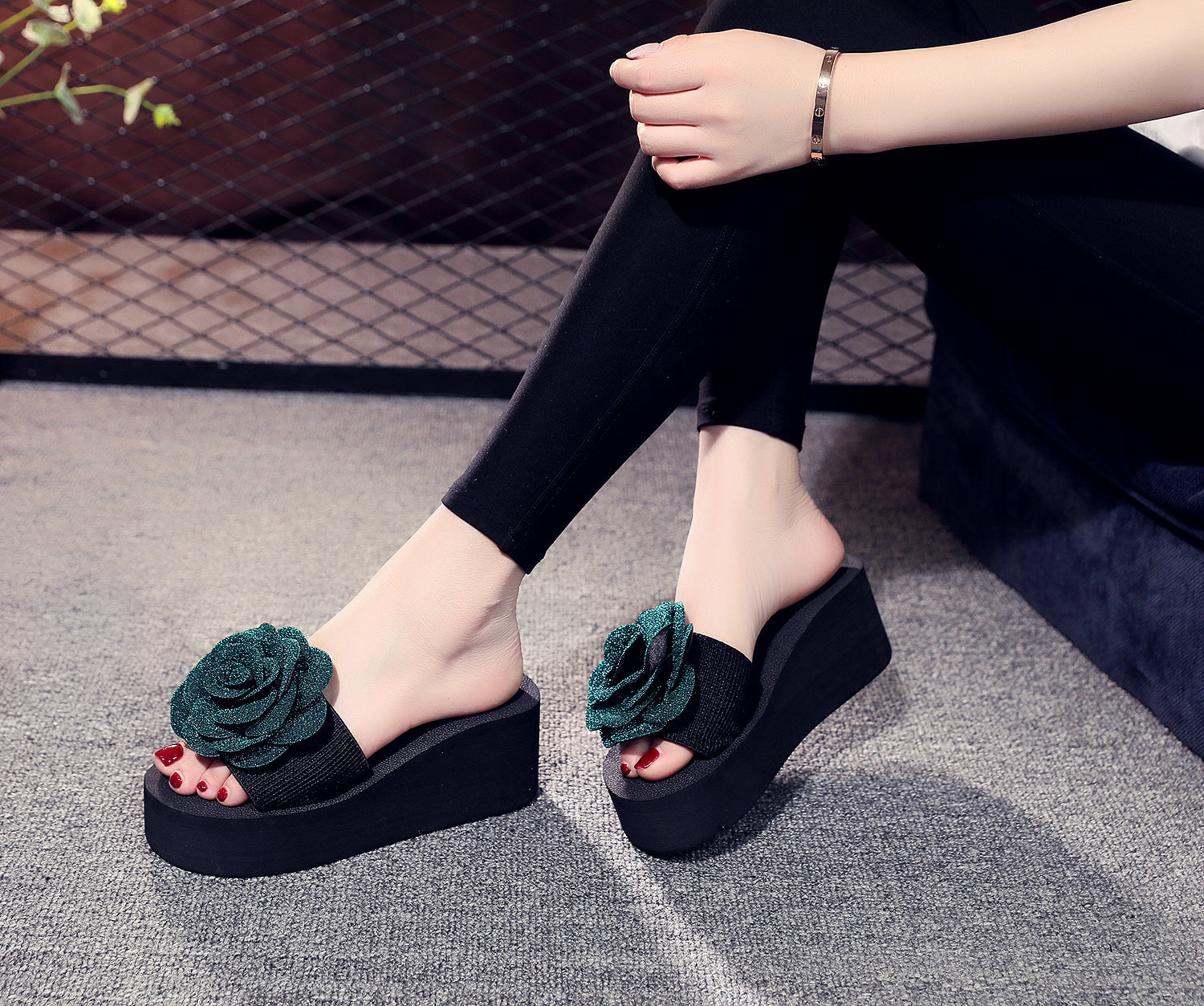 New Style Slippers Female Summer Big Flower Sandals And Slippers One-Word Slippers