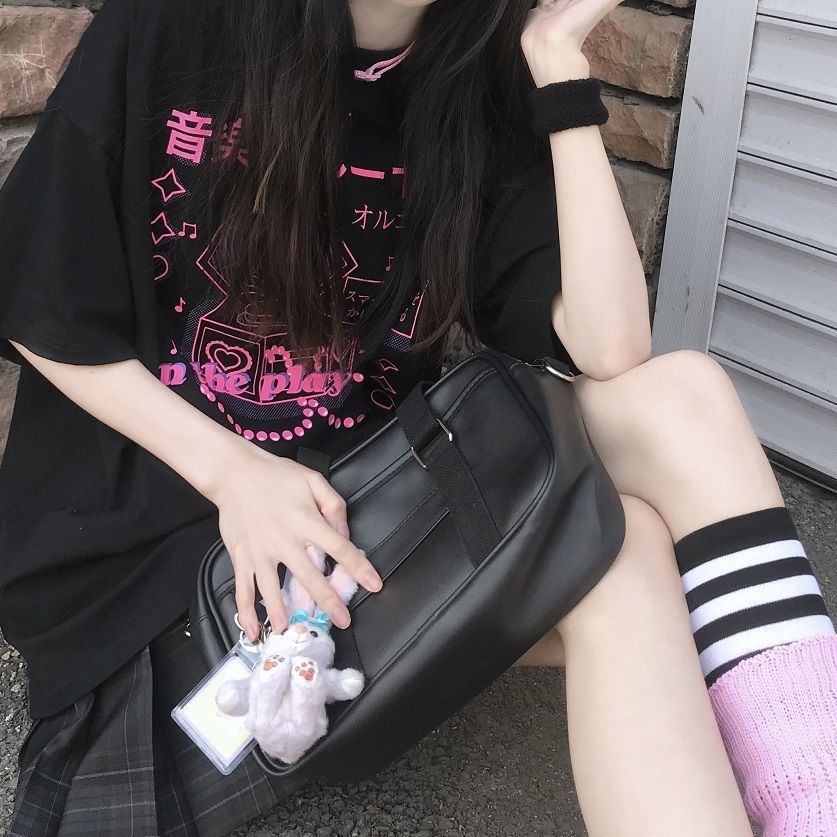 Japanese Women's Black Short-sleeved T-shirt