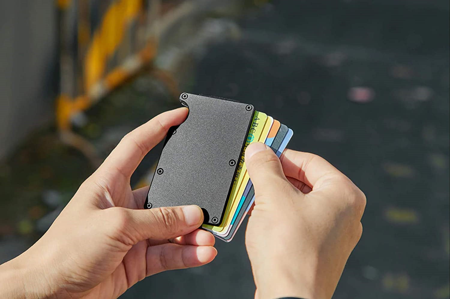 Men's Slim RFID Blocking Money Clip Wallet – Minimalist Credit Card & ID Holder