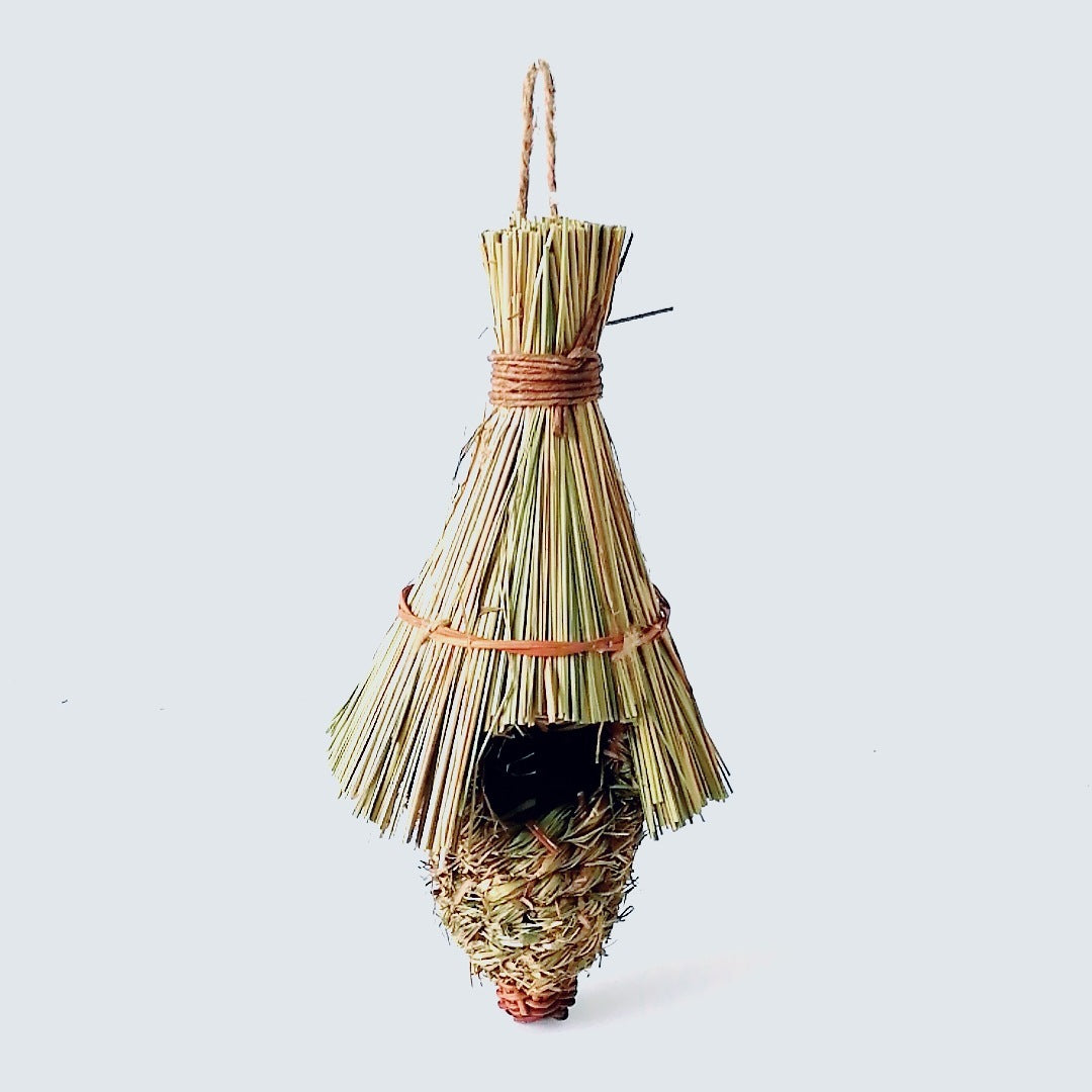 Handwoven Straw Bird Nest – Creative Gardening Decoration for Pet Birds