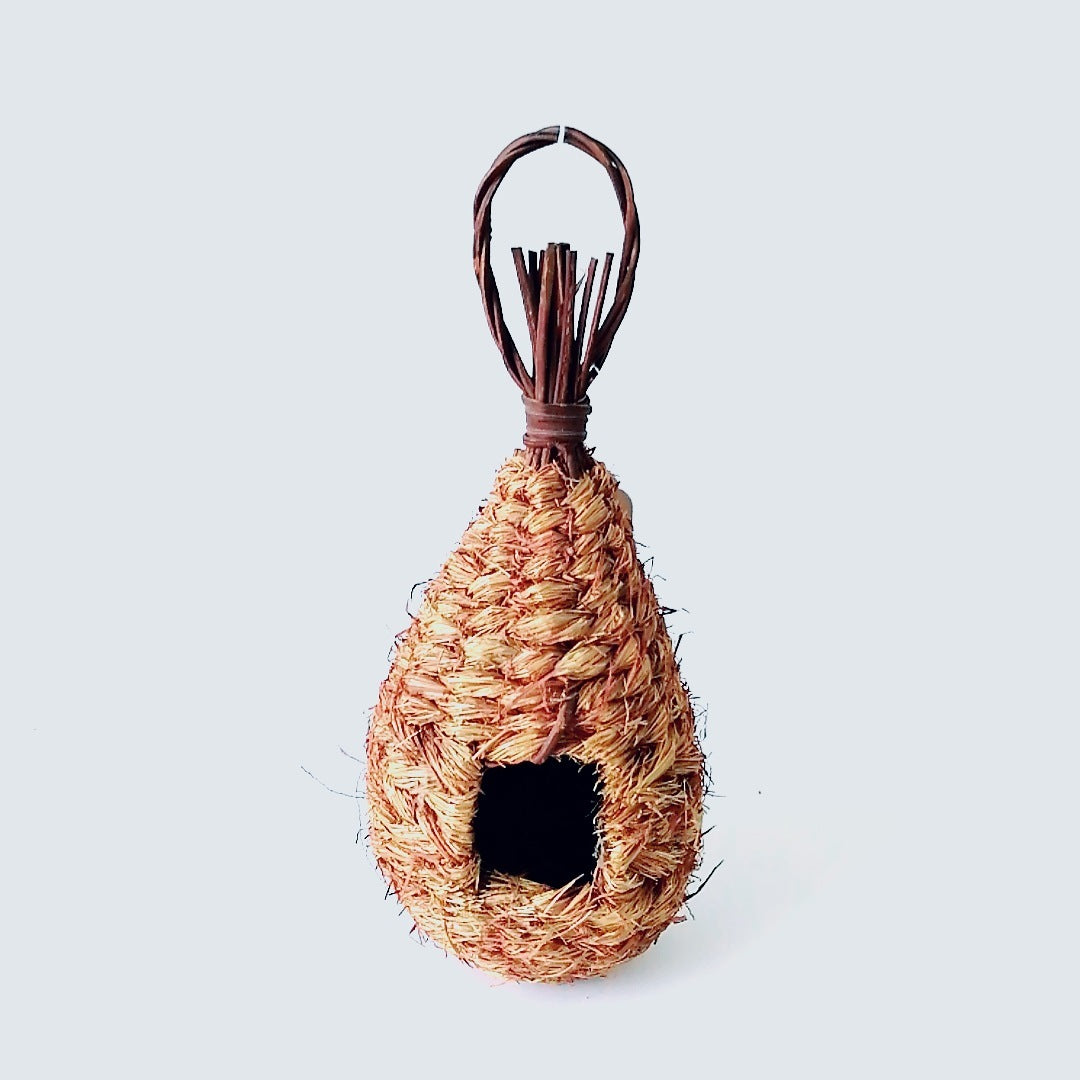 Handwoven Straw Bird Nest – Creative Gardening Decoration for Pet Birds
