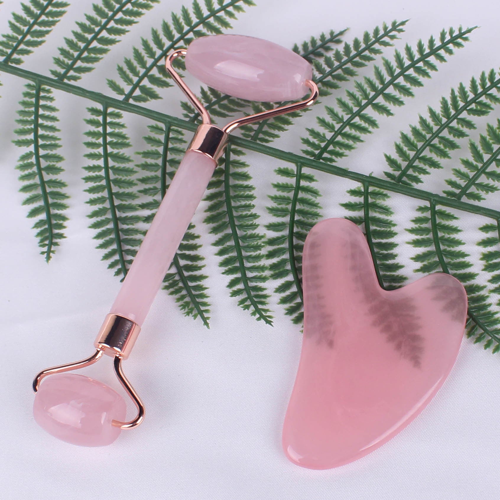 Heart-Shaped Facial Massage Tool – Resin Gua Sha Scraping Board for Skincare