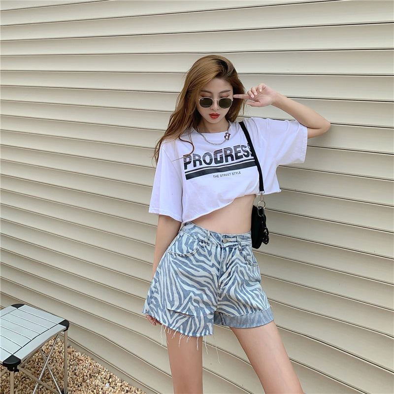 Women’s High-Waist Denim Shorts – Zebra Print, Relaxed Straight Fit