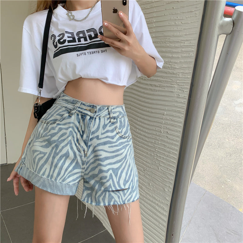 Women’s High-Waist Denim Shorts – Zebra Print, Relaxed Straight Fit