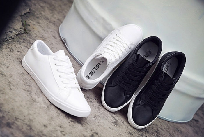 Spring and Autumn Small White Women’s Flat Leather Canvas Casual Shoes