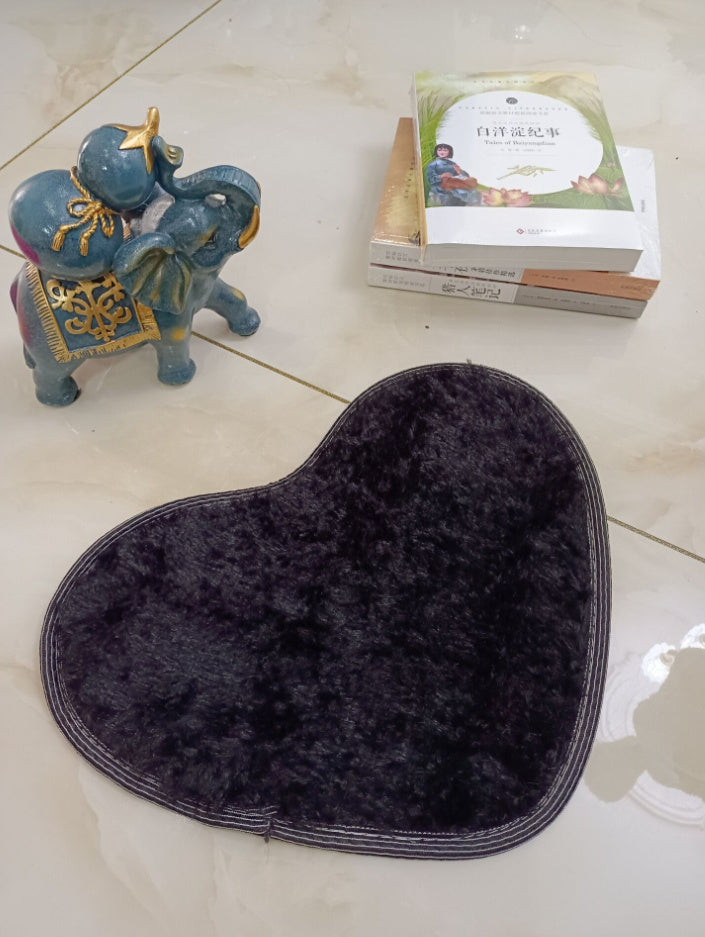 Thickened Heart-Shaped Silk Mats – Non-Slip Door Mats for Bathroom, Living Room & Bedroom
