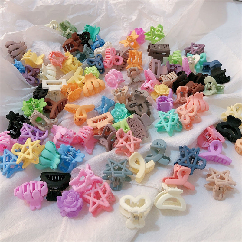 Women's Hair Clip With Frosted Back Of The Head Spoon