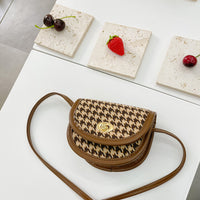 Brown Houndrs Thooth
