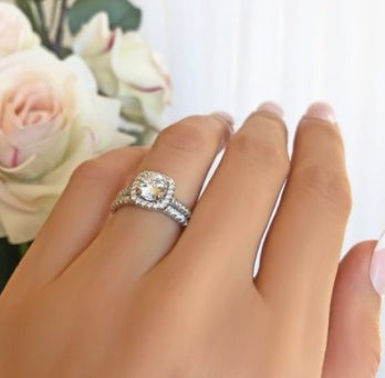 Stylish Couple Wedding Engagement Rings with Inlaid Diamond Accents