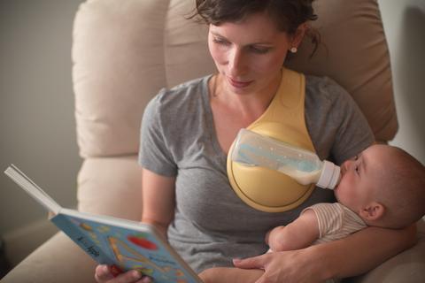 Soft Silicone Hands Free Unisex Baby Bottle Feeding Holder