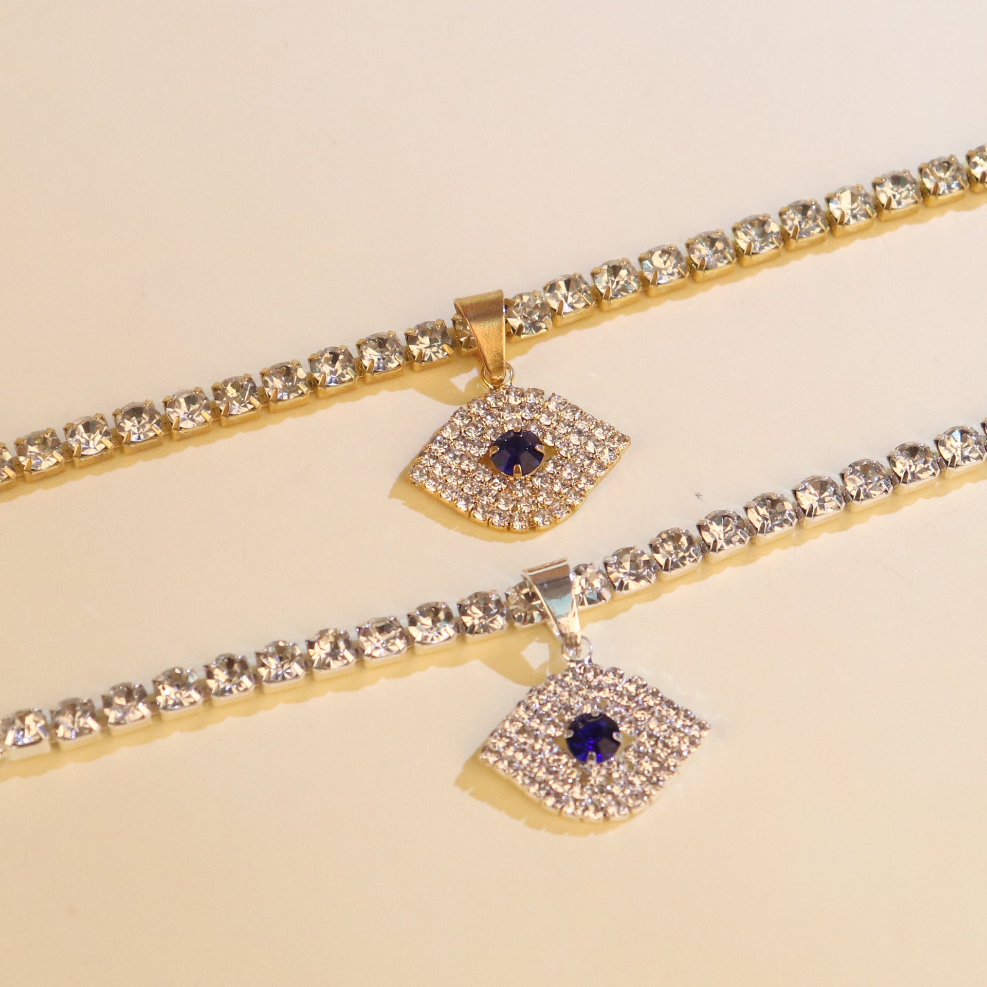 Lady Demon Eye Pendant Feet Chain