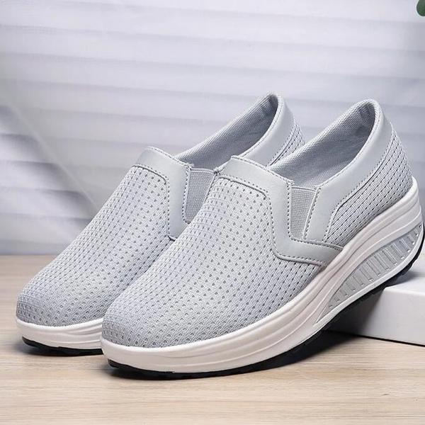 Sports Shoes