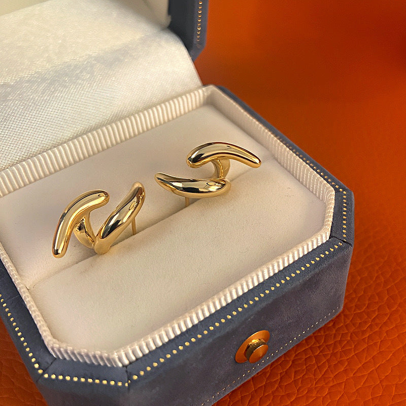 Women's Fashionable Simple Textured Line Stud Earrings