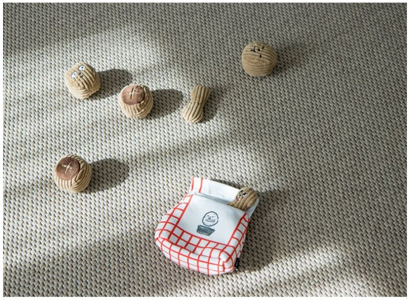 Interactive Korean Walnut and Peanut Sounding Hidden Food Sniffing Toy for Dogs