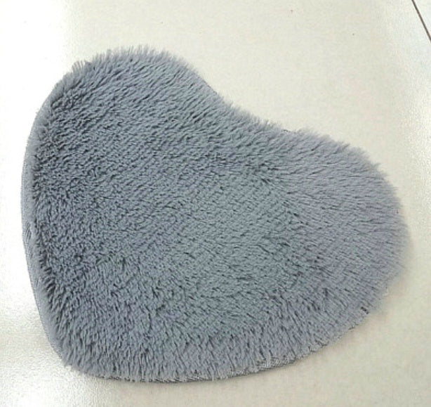 Thickened Heart-Shaped Silk Mats – Non-Slip Door Mats for Bathroom, Living Room & Bedroom