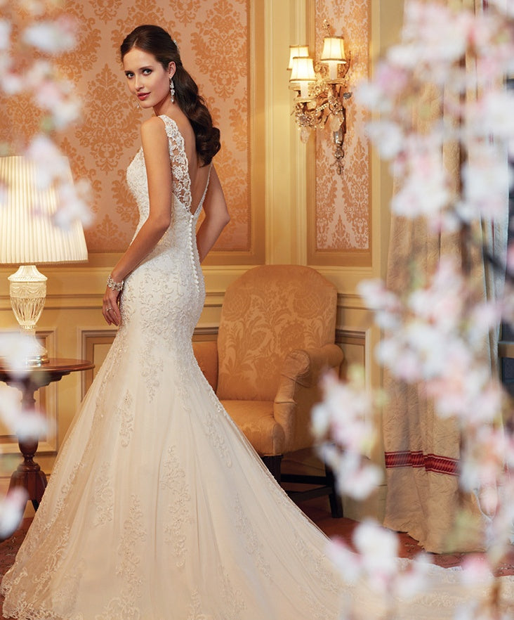 Sleeveless White Lace Fishtail Wedding Evening Dress