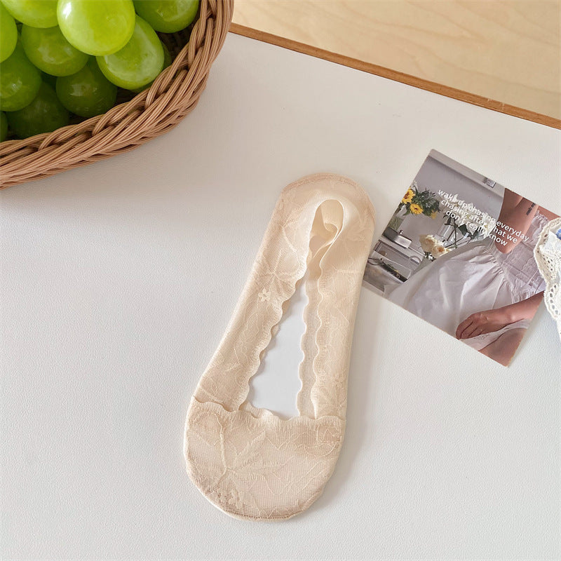 Women’s Low-Cut Lace Liner Socks with Maple Leaf Design