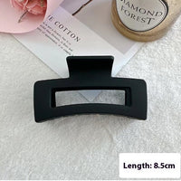 8.5cm chequered black
