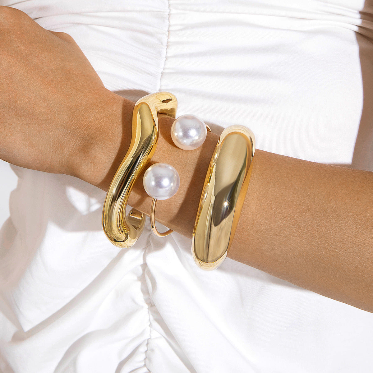 Unisex Punk Iron Bracelet – Multi-Layer Open Geometric Design