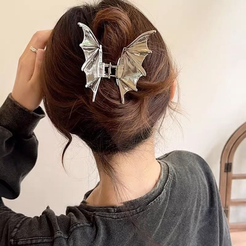 Metal Bat Hair Clip – High-Grade Women’s Hair Accessory