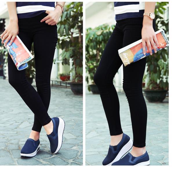 Sports Shoes