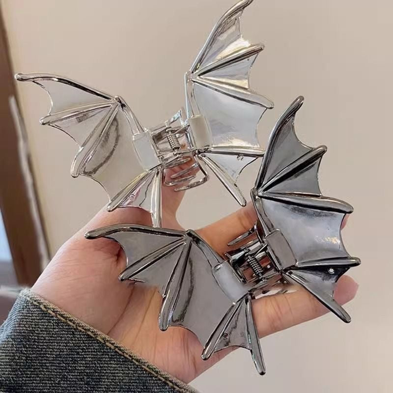 Metal Bat Hair Clip – High-Grade Women’s Hair Accessory